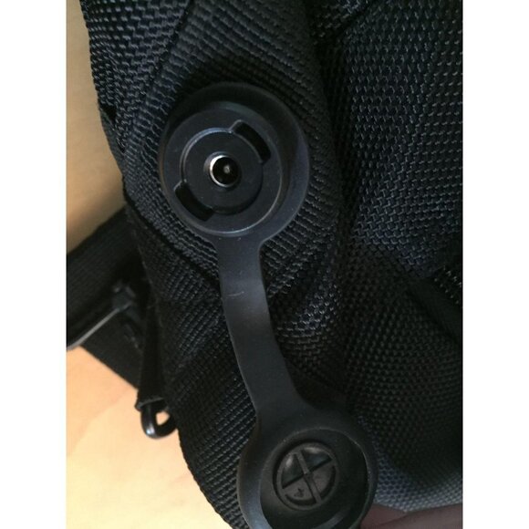 FUL Messenger Powerbag Bag Built In Power Charger - Picture 9 of 12